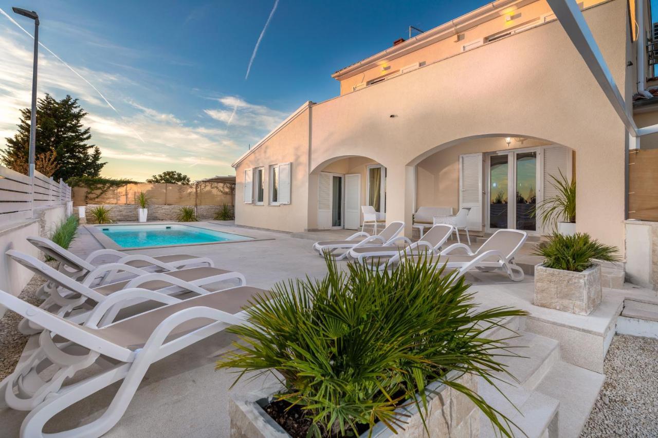 Villa Ostone Pula Exteriér fotografie