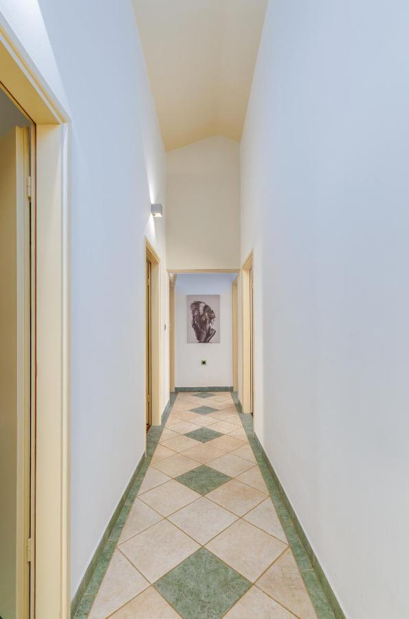 Villa Ostone Pula Exteriér fotografie