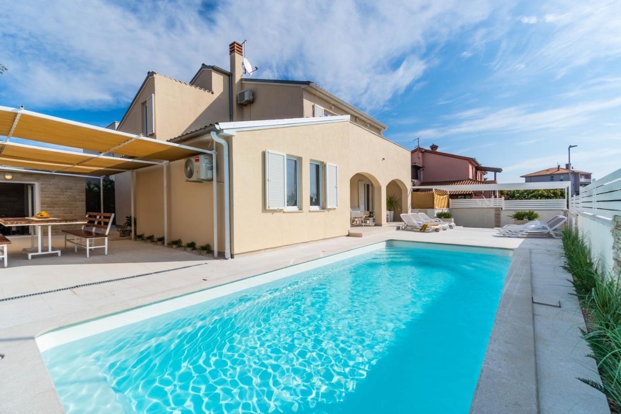 Villa Ostone Pula Exteriér fotografie