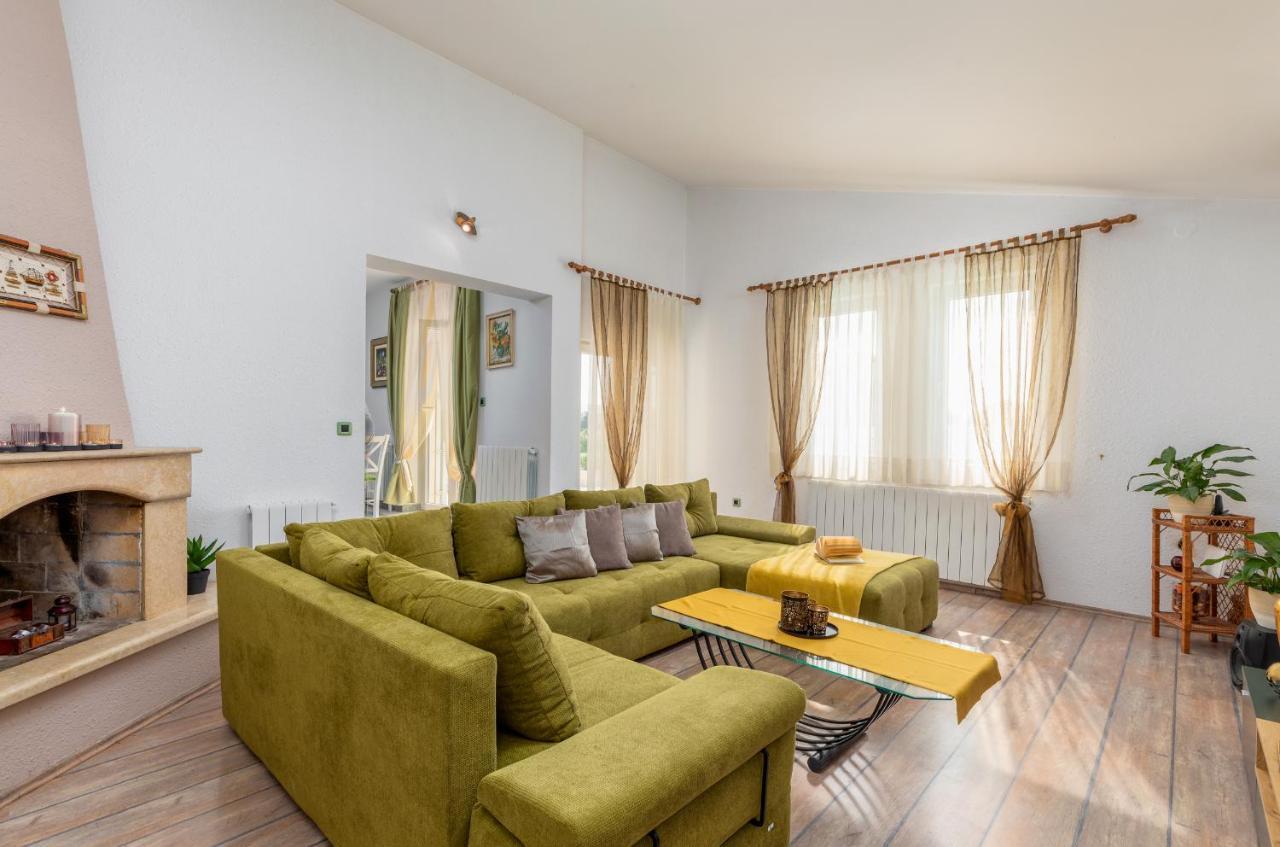 Villa Ostone Pula Exteriér fotografie